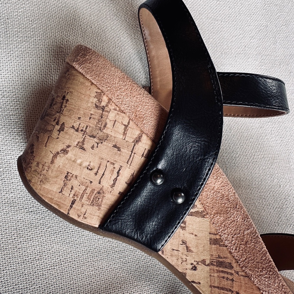 ABELLA True Comfort ‘Daisy’ Studded Cork Wedge | Women’s 8 - Picture 7 of 9